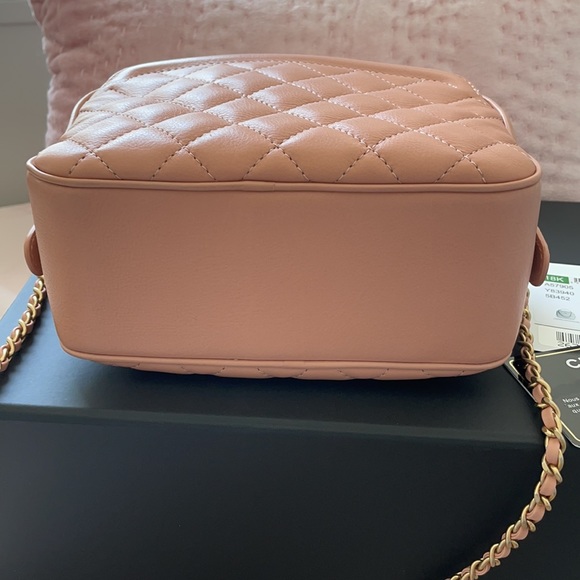 CHANEL Quilted Small Vanity Camera Bag Beige/Pink - Picture 6 of 16